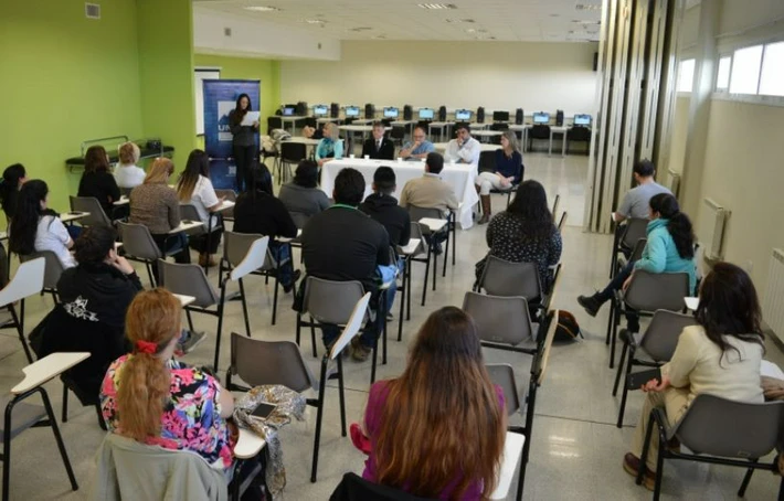 El Calafate: La UNPA y el SAMIC Inauguraron un Cibereducativo que brindará asistencia a alumnos que estudian a distancia