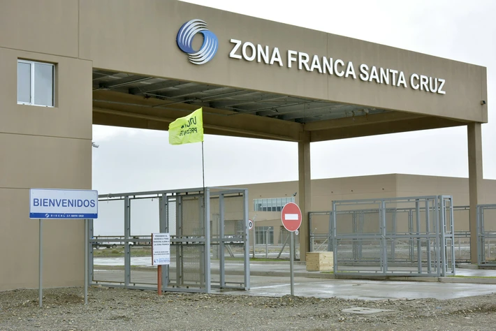 Se publicó en el Boletín Oficial la normativa para comprar vehículos en la Zona Franca que aún no fue puesta en funcionamiento