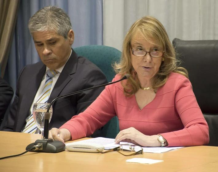 Alicia Kirchner convocó a elecciones adelantadas para gobernador el 11 de agosto, y municipales el 27 de octubre