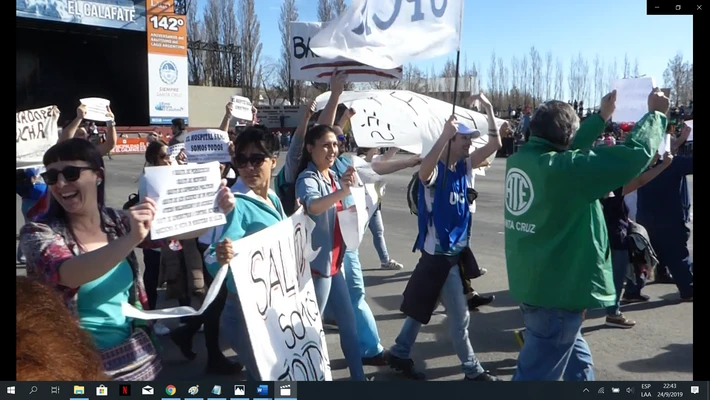 El Calafate: Empleados del SAMIC se manifestaron en el desfile de Carrozas
