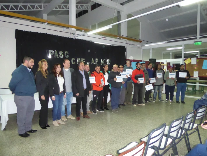 CEFYAP El Calafate: Primera entrega de certificados a egresados de la escuela de oficios