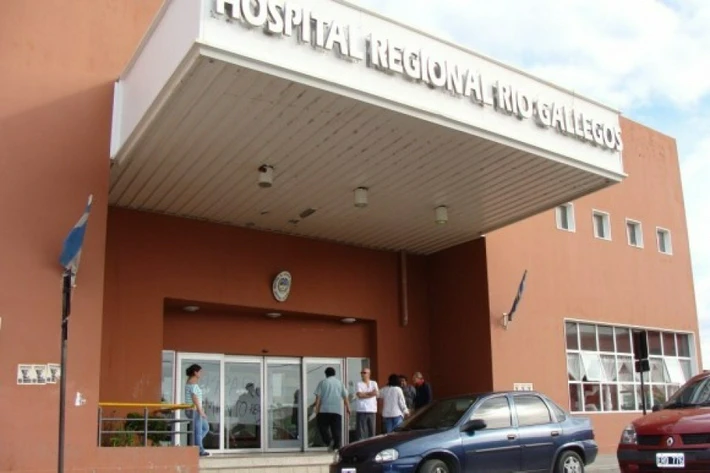 El ministerio de Salud oficializó dos altas de pacientes que superaron el coronavirus