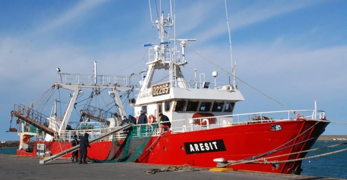 Puerto Deseado: 29 marineros positivos a COVID-19 permanecerán embarcados y aislados en el muelle