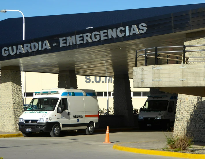 Hospital SAMIC: con financiamiento de la petrolera CGC, llegaron médicos y enfermeros para sumar 4 camas UTI