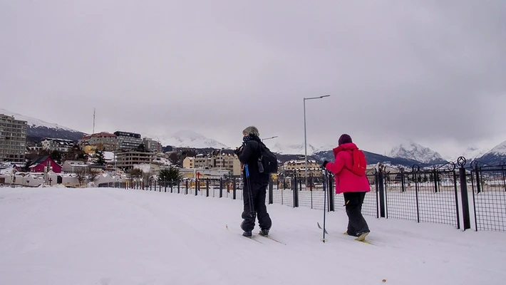 Esquí urbano: acondicionan pistas para esquiar en pleno centro de la ciudad