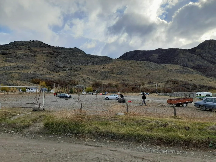 Llevan años esperando un terreno, y hoy decidieron instalarse en el predio del club Patagonia