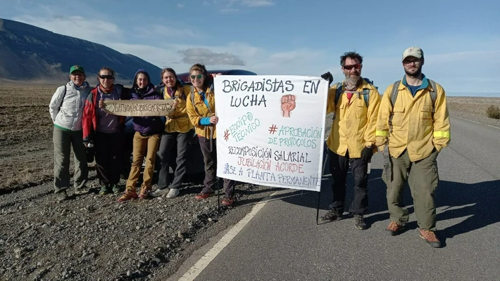Brigadistas del PN Los Glaciares todavía esperan que les completen la entrega de indumentaria